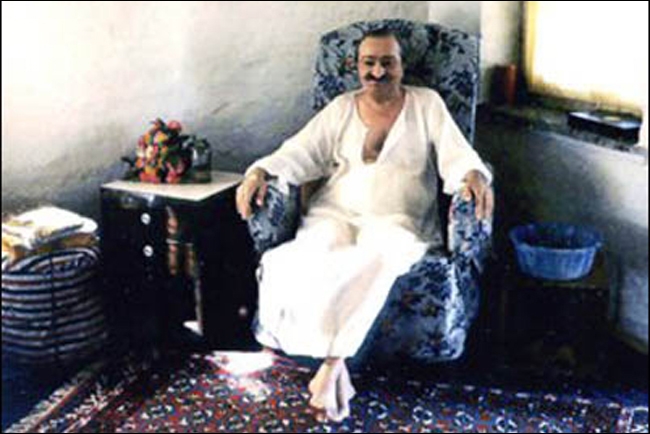 Meher Baba at Mandali Hall